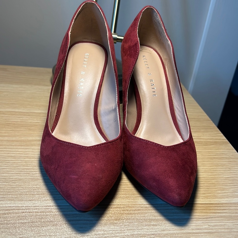 Kelly & Katie Davonna Pumps in burgundy